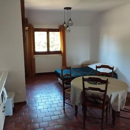 Appartement Dans Village Calme A 5 Min Des Lacs Mathaux 外观 照片