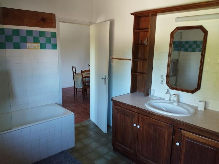 Appartement Dans Village Calme A 5 Min Des Lacs Mathaux 外观 照片